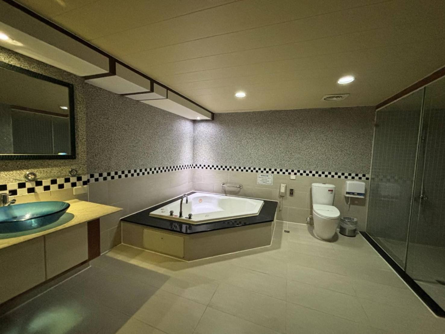 كاوشيونغ Hua Xiang Motel - Da Chang المظهر الخارجي الصورة
